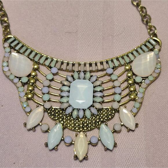 Iridescent Faux Opals Pastel Amozanite Beads Bib Style Necklace Gold Tone Bold - Picture 8 of 10